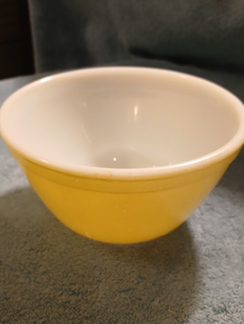 Vintage Pyrex 401 Yellow 1.5 Pint Mixing Bowl with White Interior FF#499